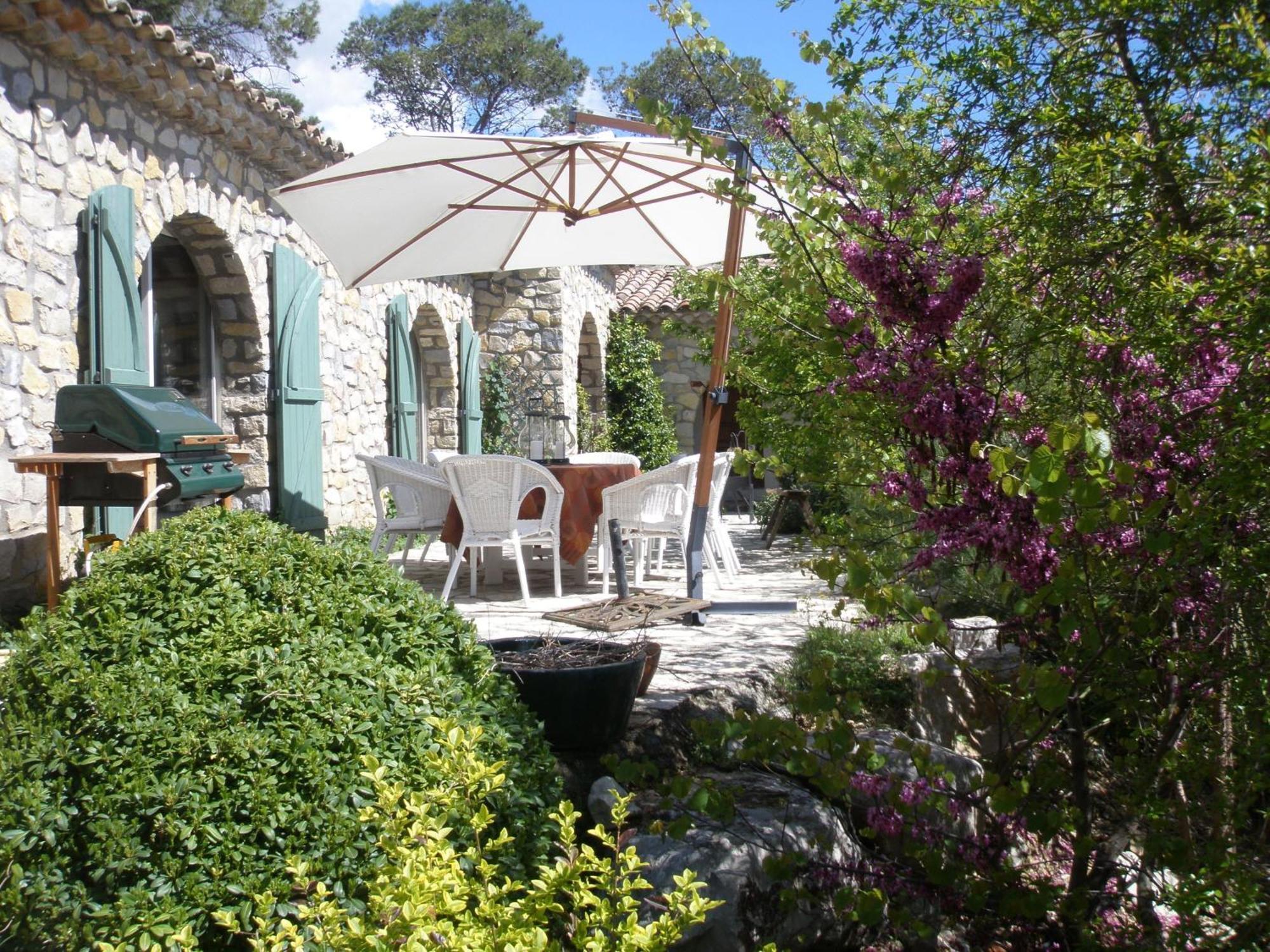 L'Ostal Du Pic St Loup Bed & Breakfast Saint-Jean-de-Cuculles Exterior photo
