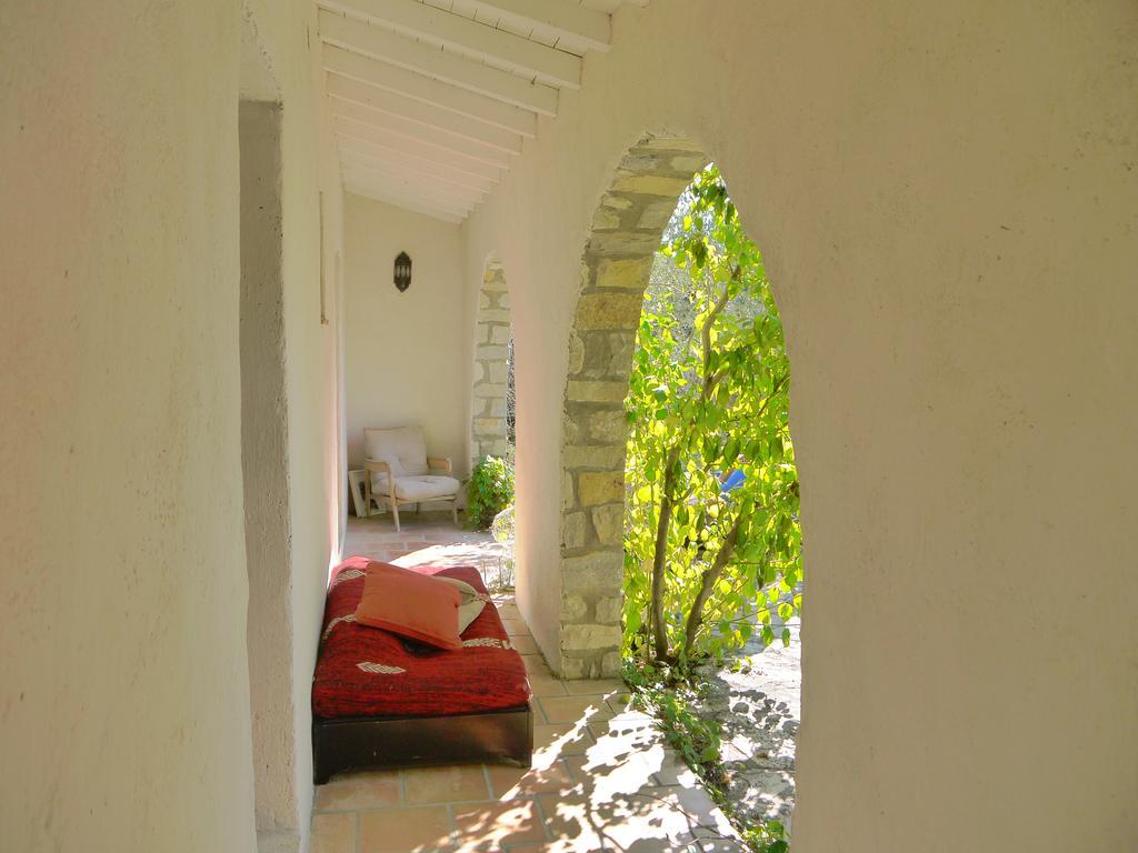 L'Ostal Du Pic St Loup Bed & Breakfast Saint-Jean-de-Cuculles Exterior photo